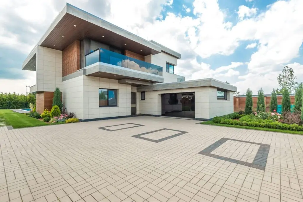 Why Interlocking Driveways Are the Best Choice for Modern Homes